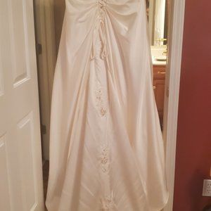 Never been worn wedding dress